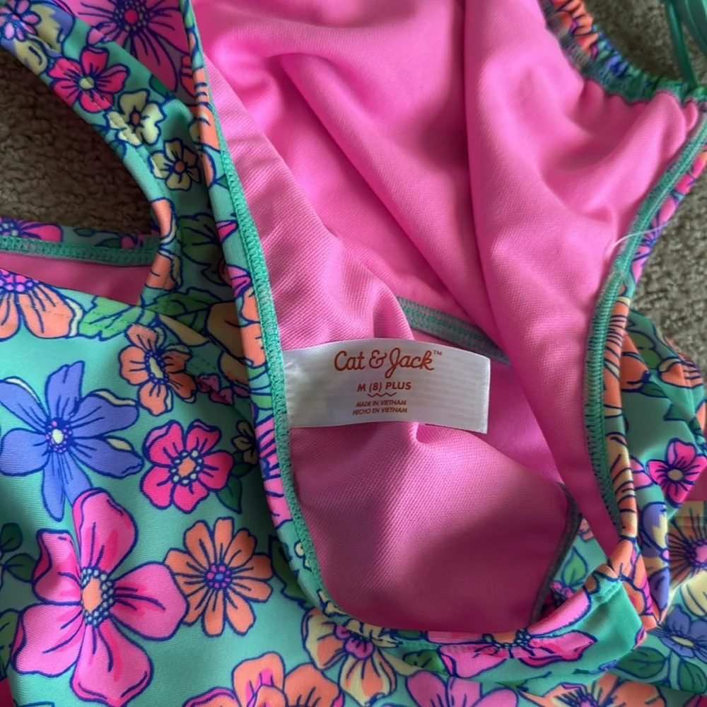NWT Cat & Jack Girl’s Gingham Floral Cut Out Swimsuit‎ Set - Size: M (8) PLUS